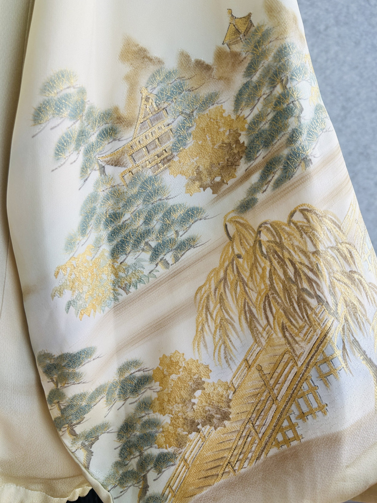 Oversized kimono hoodie sleeve with gold willow and green pine trees