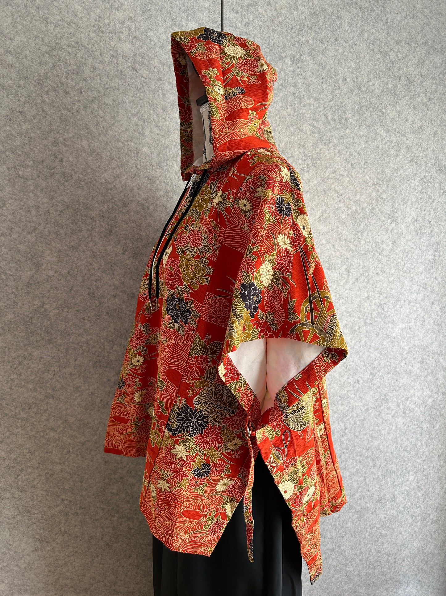 Hooded Poncho | Red | Size 2