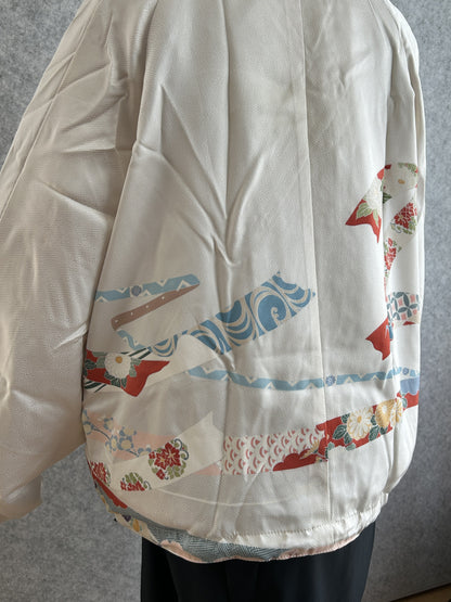 White high collar kimono jacket, side back view of ribbon design