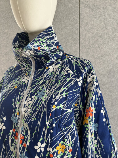 Royal blue high collar kimono jacket with small flowers, detail of collar and shoulder