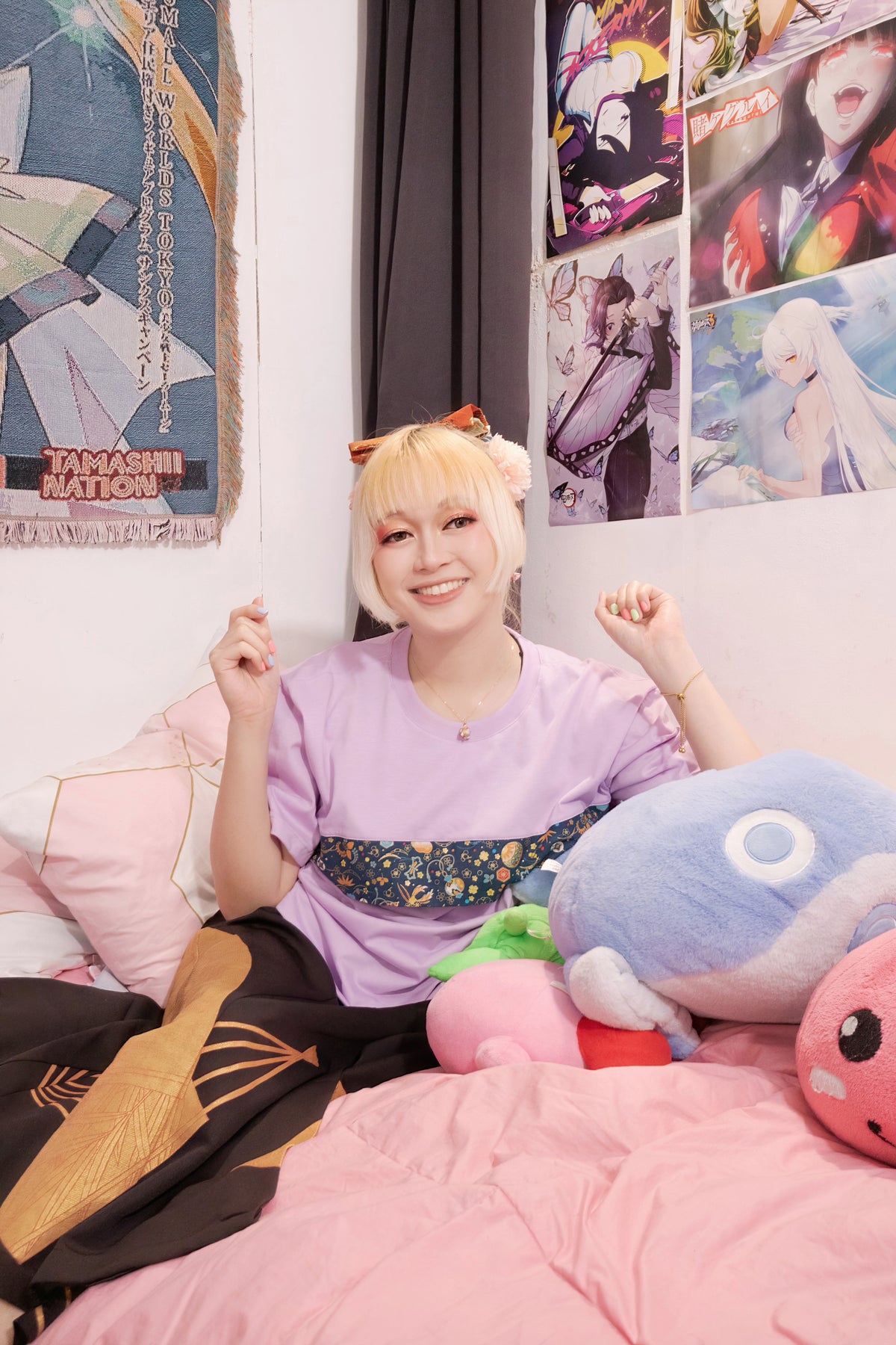 Model wearing the unisex t-shirt loose fit with traditional Japanese fabric trim