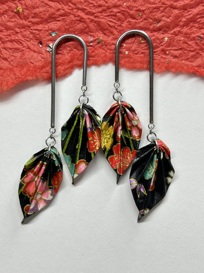 Double Leaves Origami Earrings | Silver – Pattern 4, black