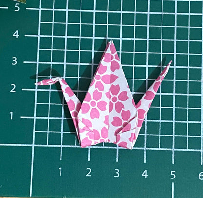 Origami Place Cards Set of 10 | Japanese Chiyogami Mini Crane Table Decoration Handmade – detail view | Leverras Art